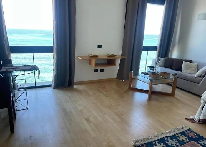 Garibaldi Sea Suites